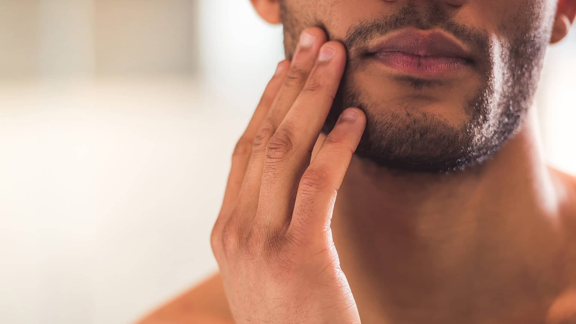 Les hommes ont une belle peau grâce au collagène